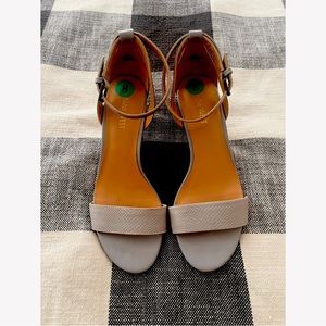 Nine West Size 8 Gray Open Toe Wedge Heels
